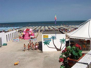 Aldeamento Turístico Villaggio Samoa 3*